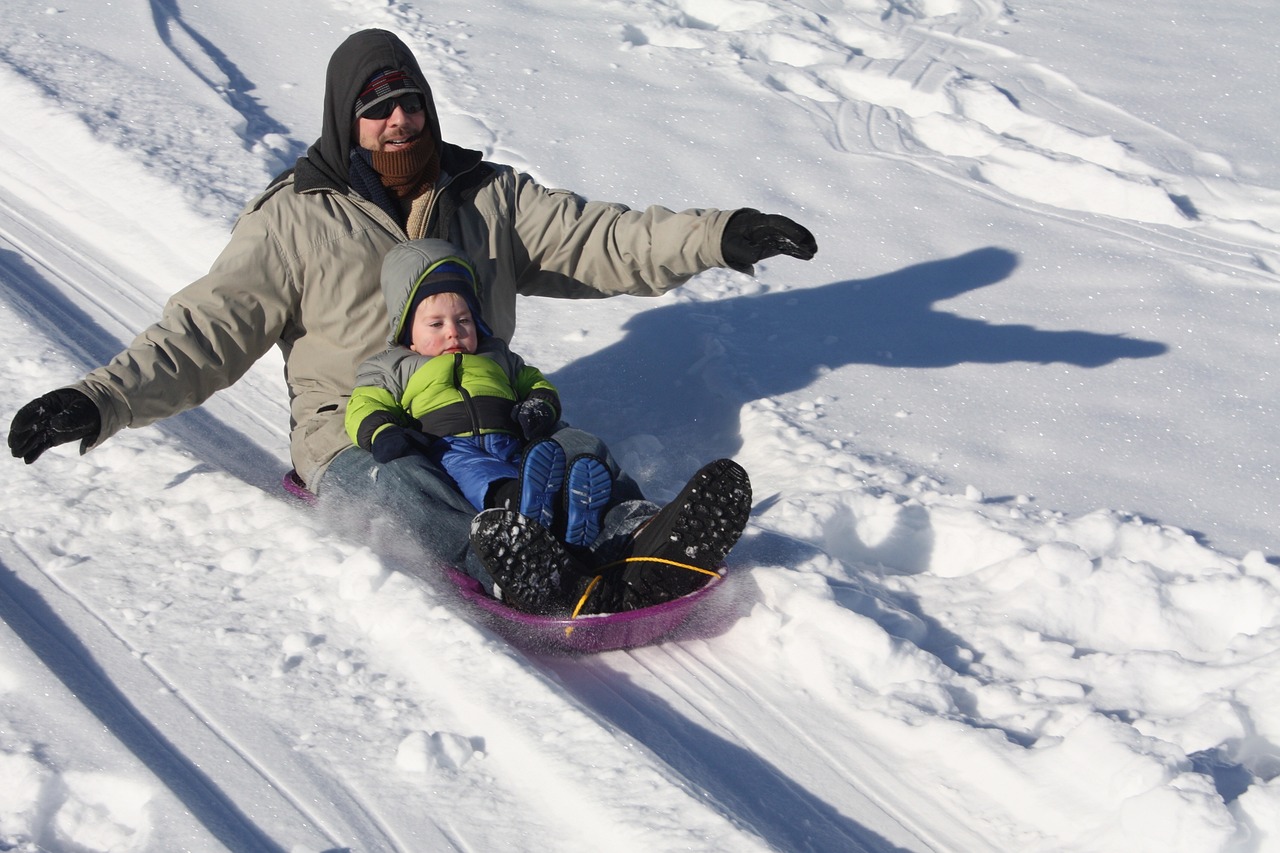 sledding, winter, father-1431789.jpg